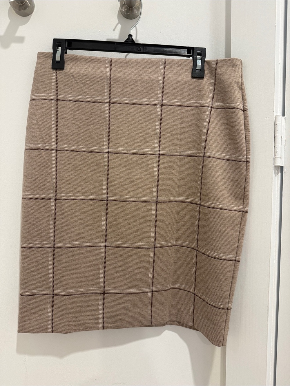 Beige Plaid Knit Pencil Skirt